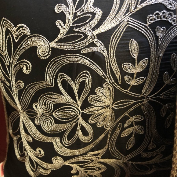 Elegant decor pillows - Picture 2 of 4